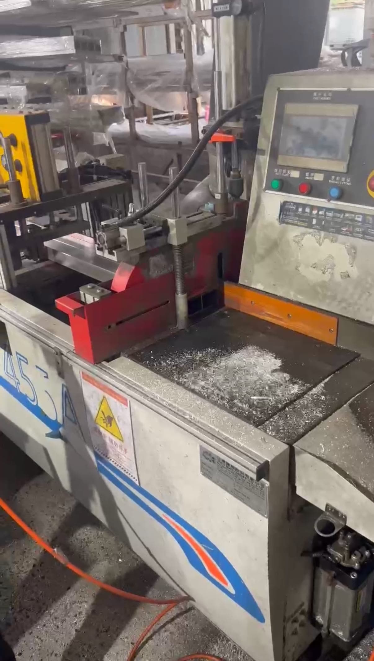 專業鋁材裁切機台